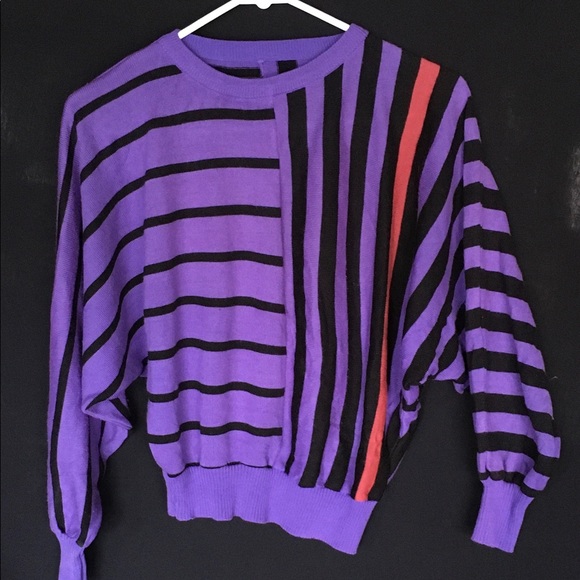 Vintage vibes Purple and black sweater - Picture 4 of 5